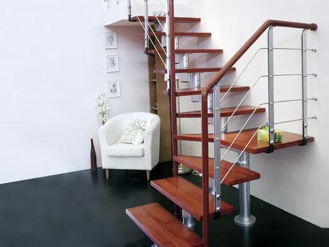 中国匠心品牌，福晶板材，楼梯安装