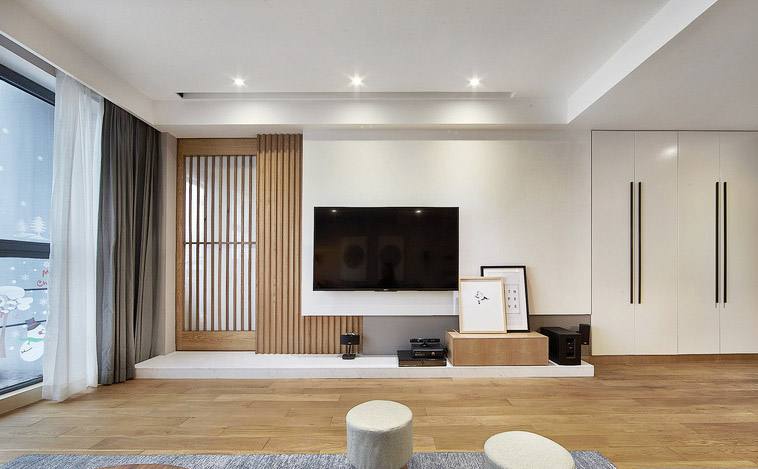 阳台上面做文章，家装省空好地方！