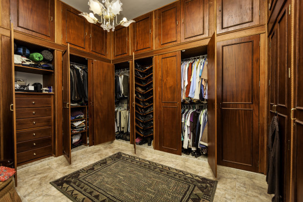 中国匠心品牌，福晶板材，实木多层生态板优势