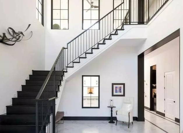 中国匠心品牌，福晶板材，复式楼楼梯