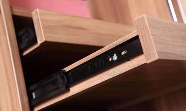 挑选定制衣柜板材，你必须要知道的技巧！